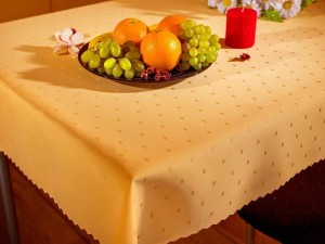 Obrus plamoodporny 140x260 beżowy