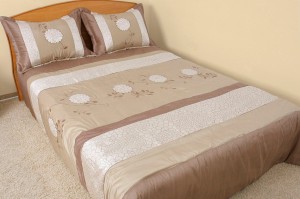 Narzuta satynowa 220x240 z poszewkami Eurofirany 166 beż